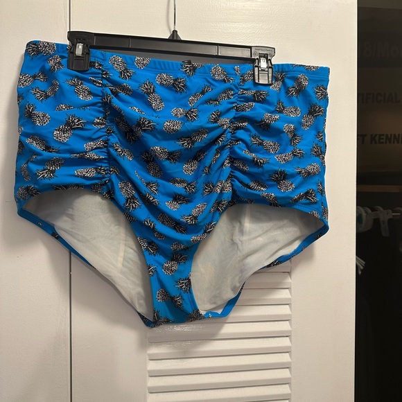 Torrid Pineapple swim bottom size 3 - Picture 6 of 8